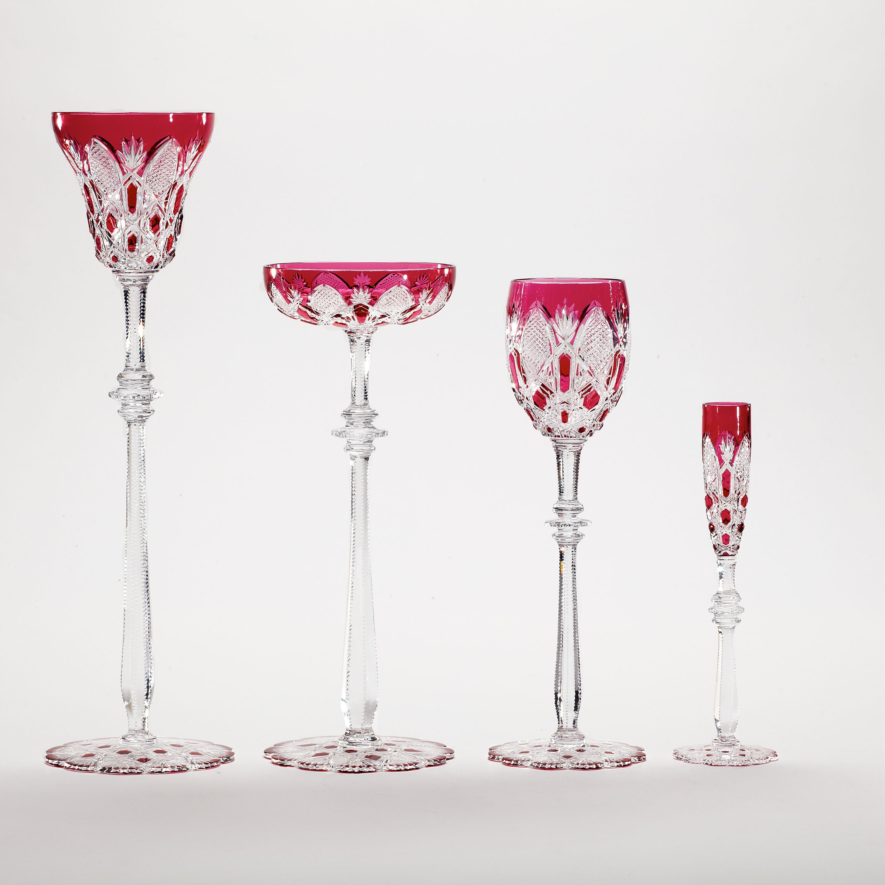 バカラ最高級シリーズ　ツァーシャンパンクープ　（赤）共箱　高さ27.2㎝ バカラ最高級シリーズ ツァーシャンパンクープ （赤）共箱 高さ27.2