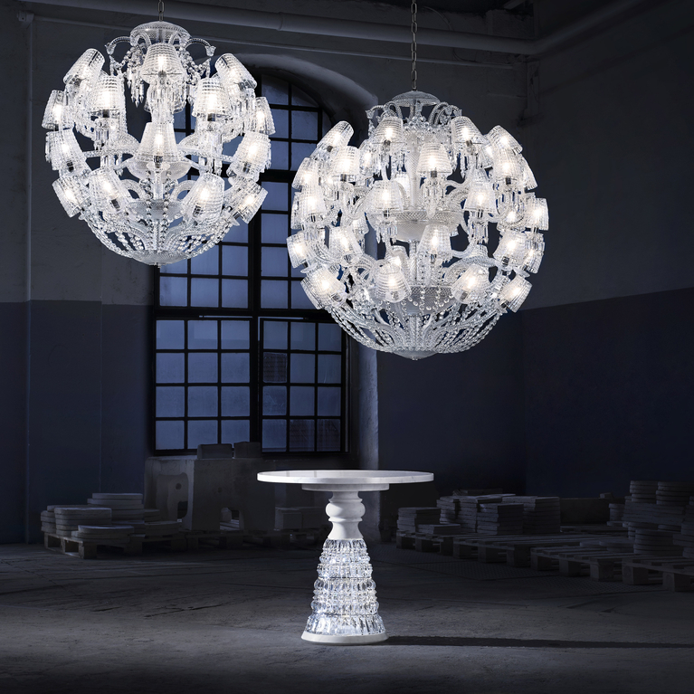 Table New Antique BACCARAT