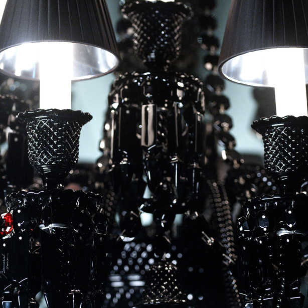Z&eacute;nith Chandelier Black (12L) BACCARAT