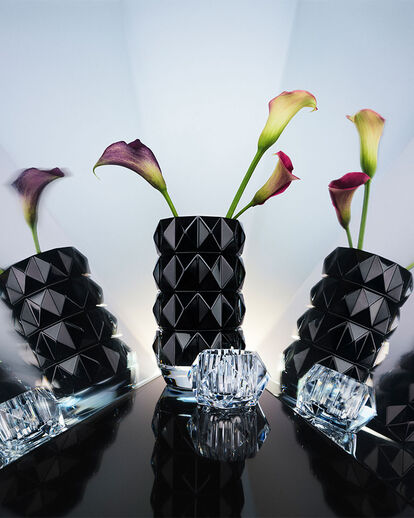 Two Louxor clear Vases with flowers
