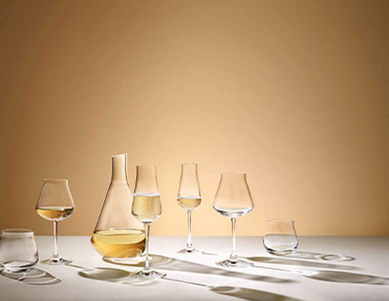 Copas de vino y decantador Château BaccaratWine glasses and decanter Château Baccarat