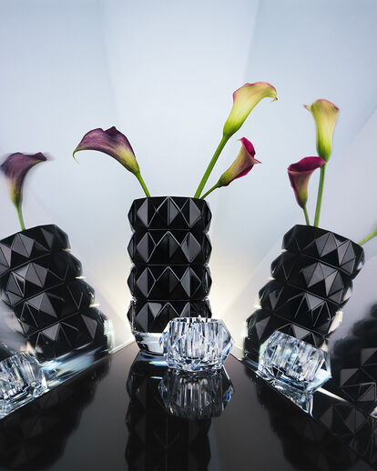 Vases Louxor noirs et photophores clairs