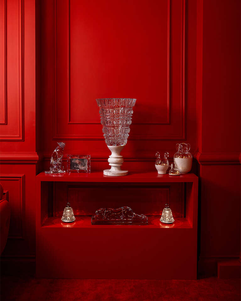New Antique Vase in Chanakya store