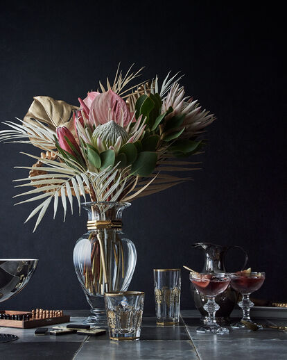 Vase Harcourt Balustre avec verres et coupes Harcourt