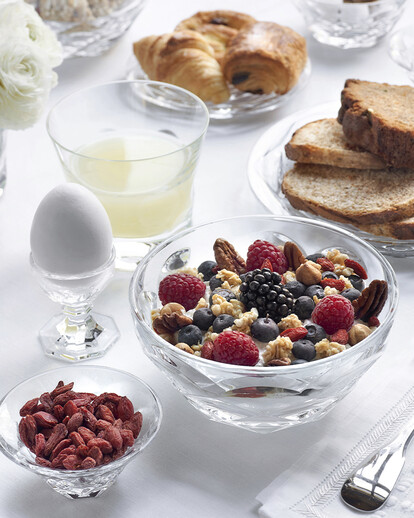 Small bowls, eggholder and tumbler