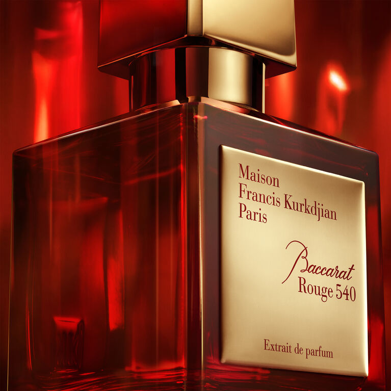 Baccarat offers you a miniature Baccarat Rouge 540 candle