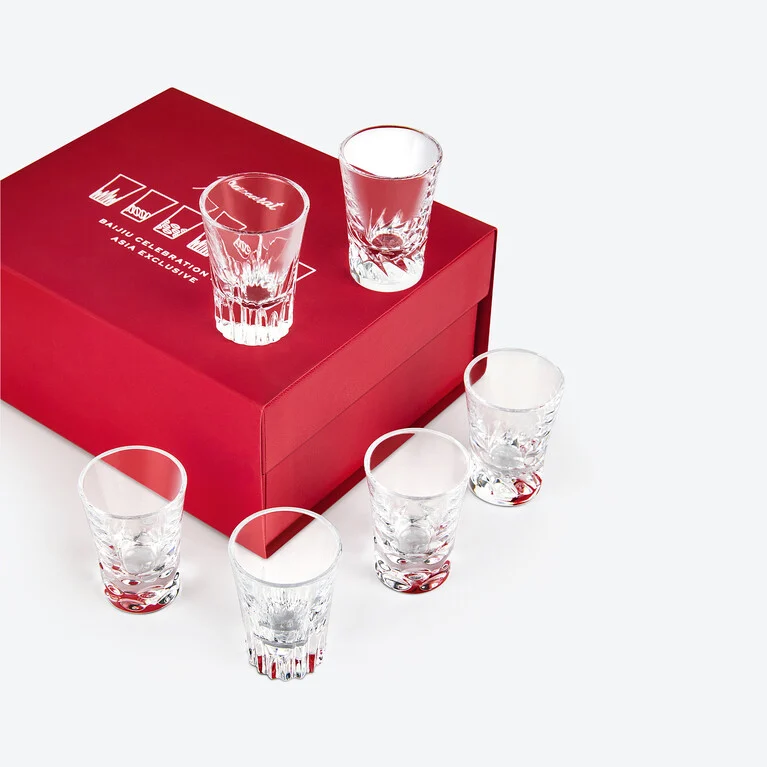 白酒歡聚套裝 Baccarat, 透明水晶的烈酒杯 查看 2