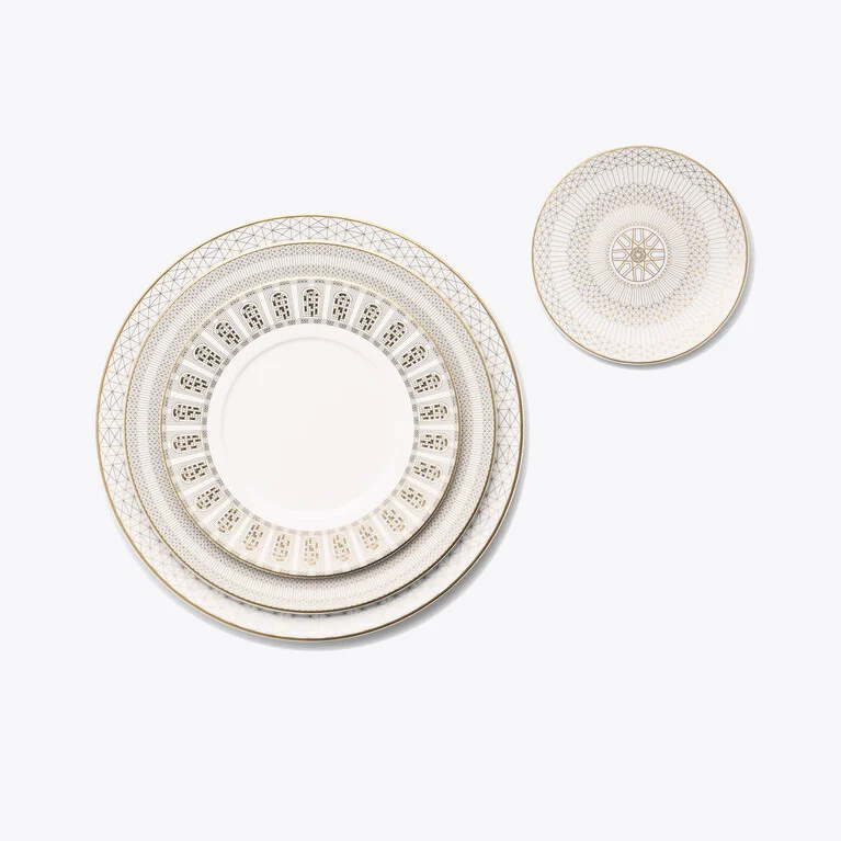 Arcadia Gold & Platinum Dinner Plates Baccarat in Porcelain Gold View 4