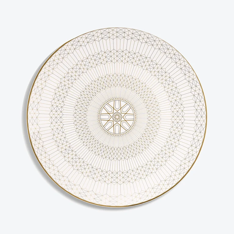 Arcadia Show Plate Baccarat in Porcelain Gold View 1