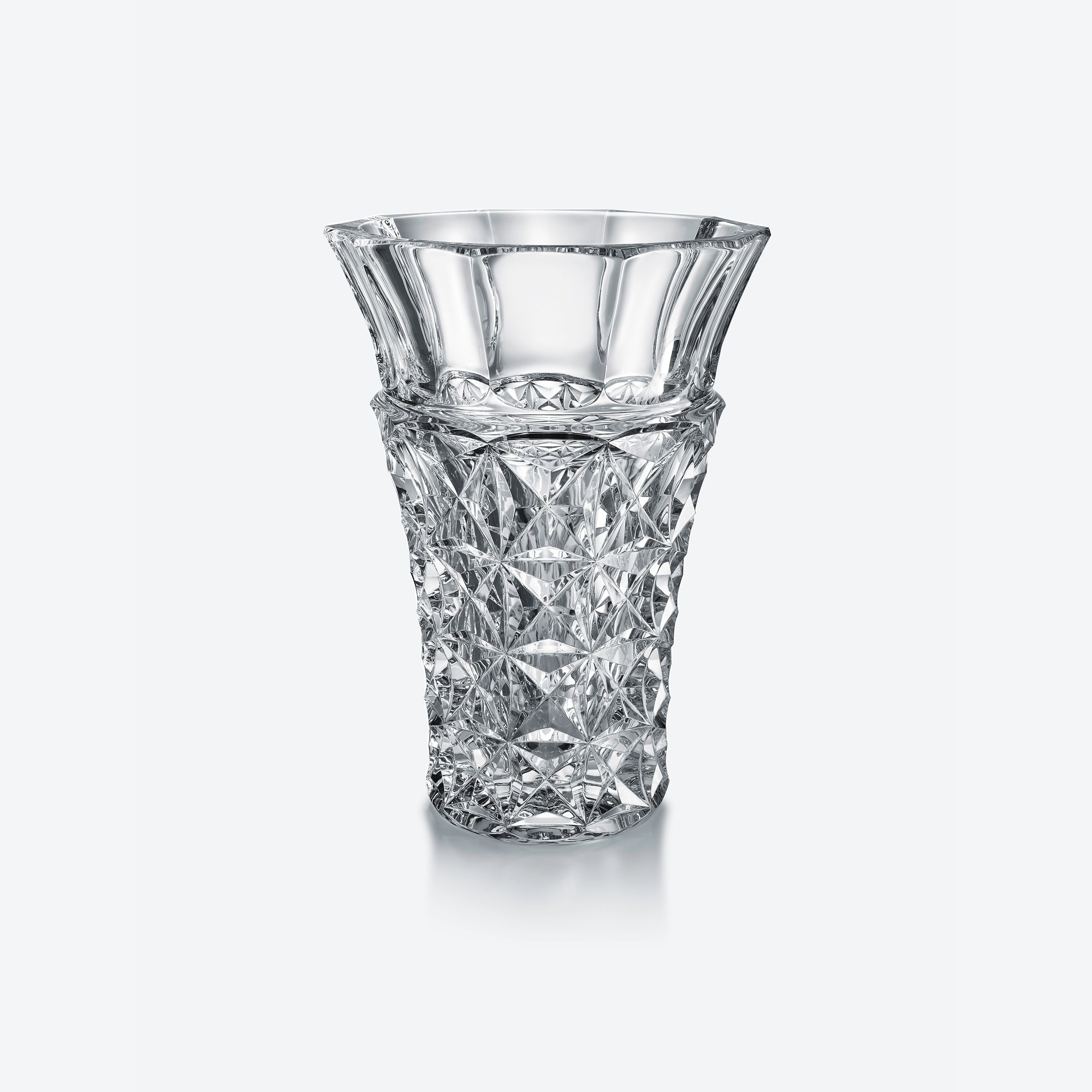 Baccarat 花瓶 TJ11972 Baccarat Crystal Zig Zag Vase (25cm) | Harrods US