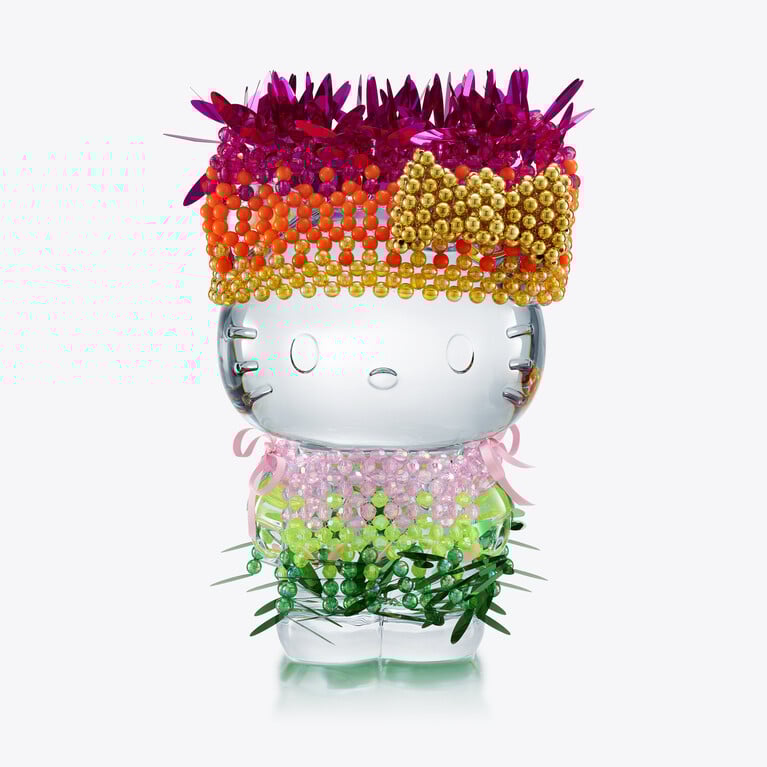 Hello Kitty Baccarat, 透明水晶制成